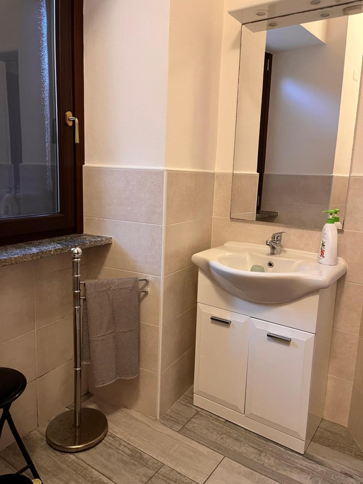 Il Cortile Como Single & Double Room In Apartment No Hotel 外观 照片