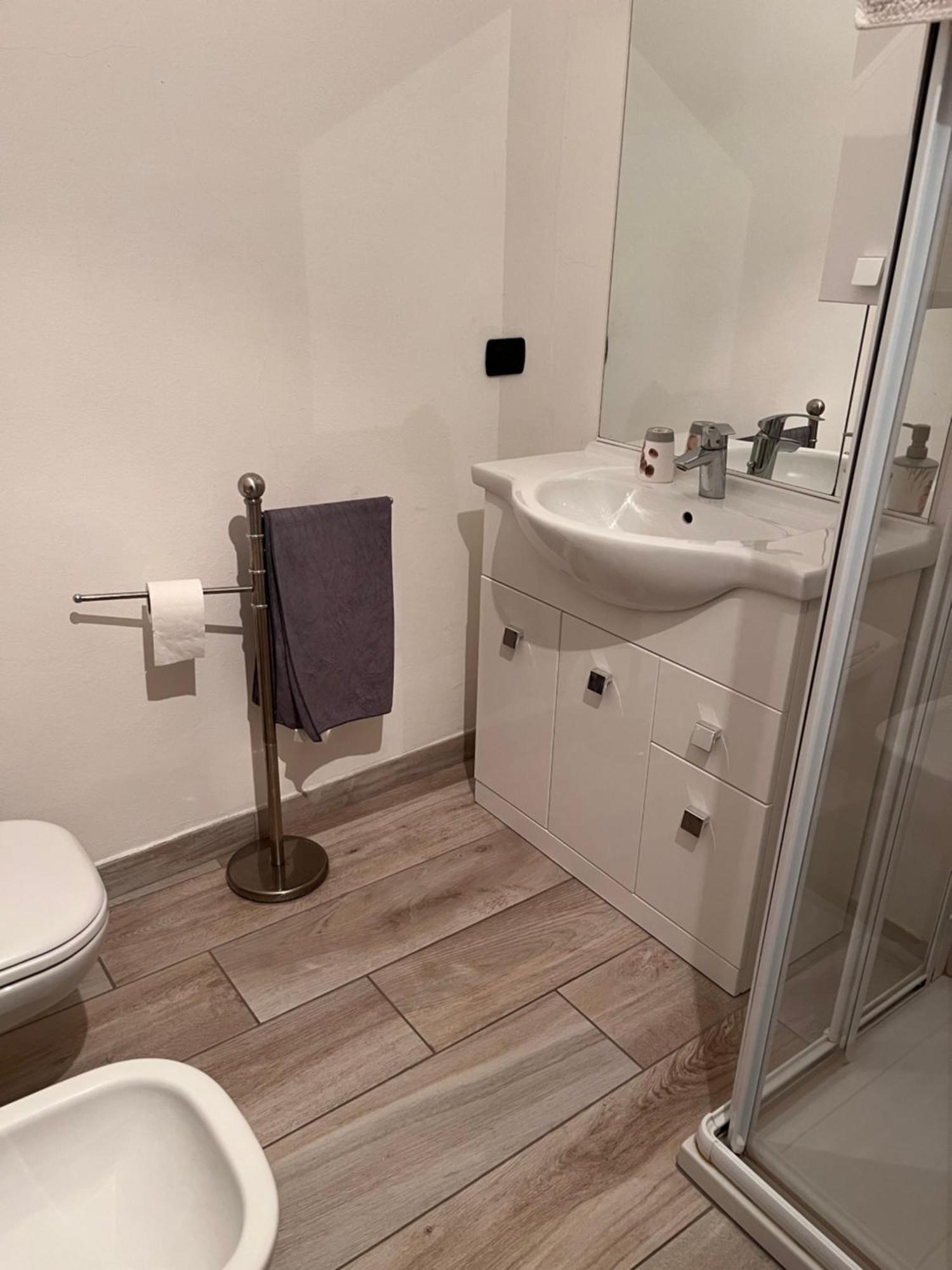 Il Cortile Como Single & Double Room In Apartment No Hotel 外观 照片