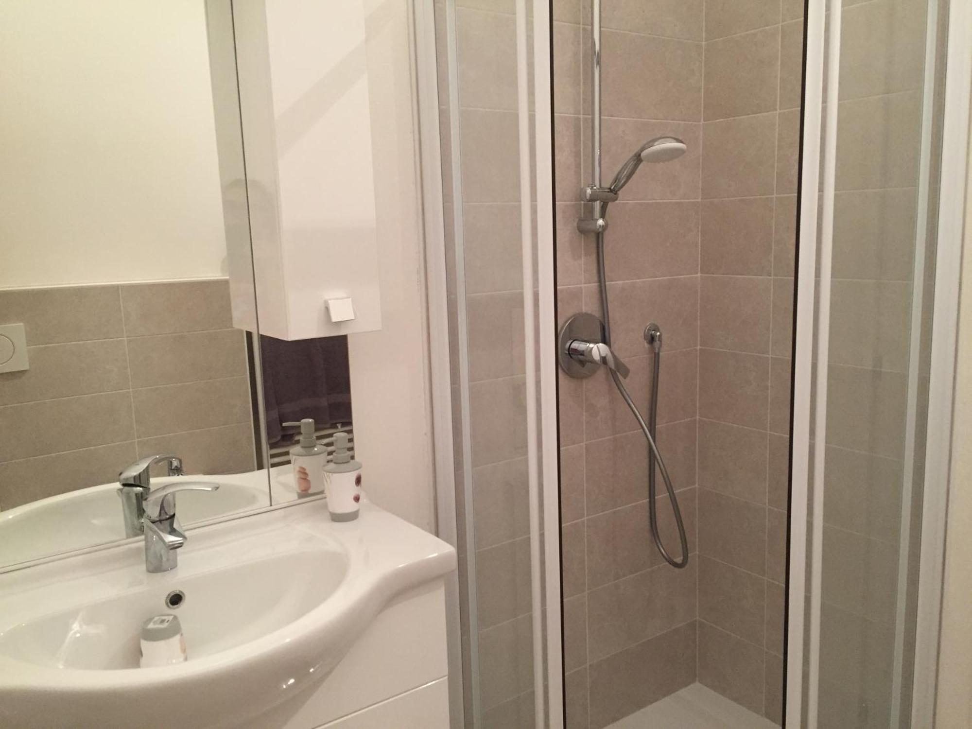 Il Cortile Como Single & Double Room In Apartment No Hotel 外观 照片
